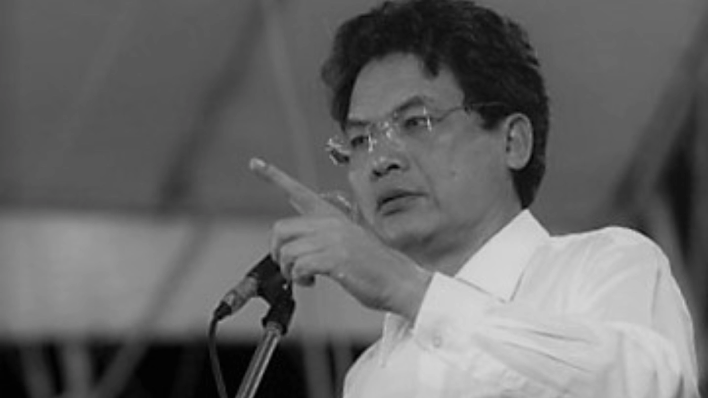 เปิดประวัติ  "สมเกียรติ พงษ์ไพบูลย์ "จากอาจารย์สู่แกนนำพันธมิตร