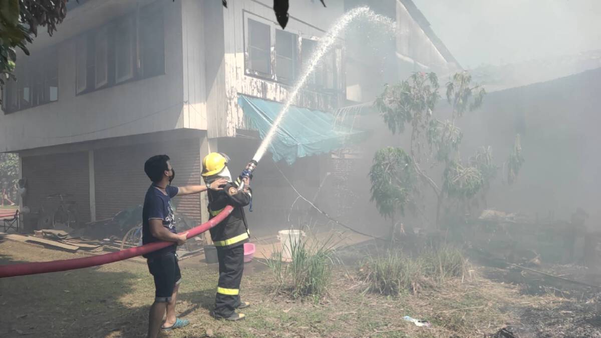 ระทึกเพลิงไหม้บ้านอดีตผู้ว่าราชการจังหวัดสงขลา