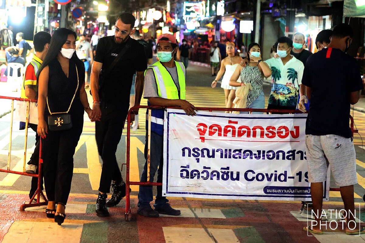 ป่าตองคึกคัก ขยายเวลาละเลียดแอลกอฮอล์ถึง 5 ทุ่ม ป่าตองคึกคัก ขยายเวลาละเลียดแอลกอฮอล์ถึง 5 ทุ่ม