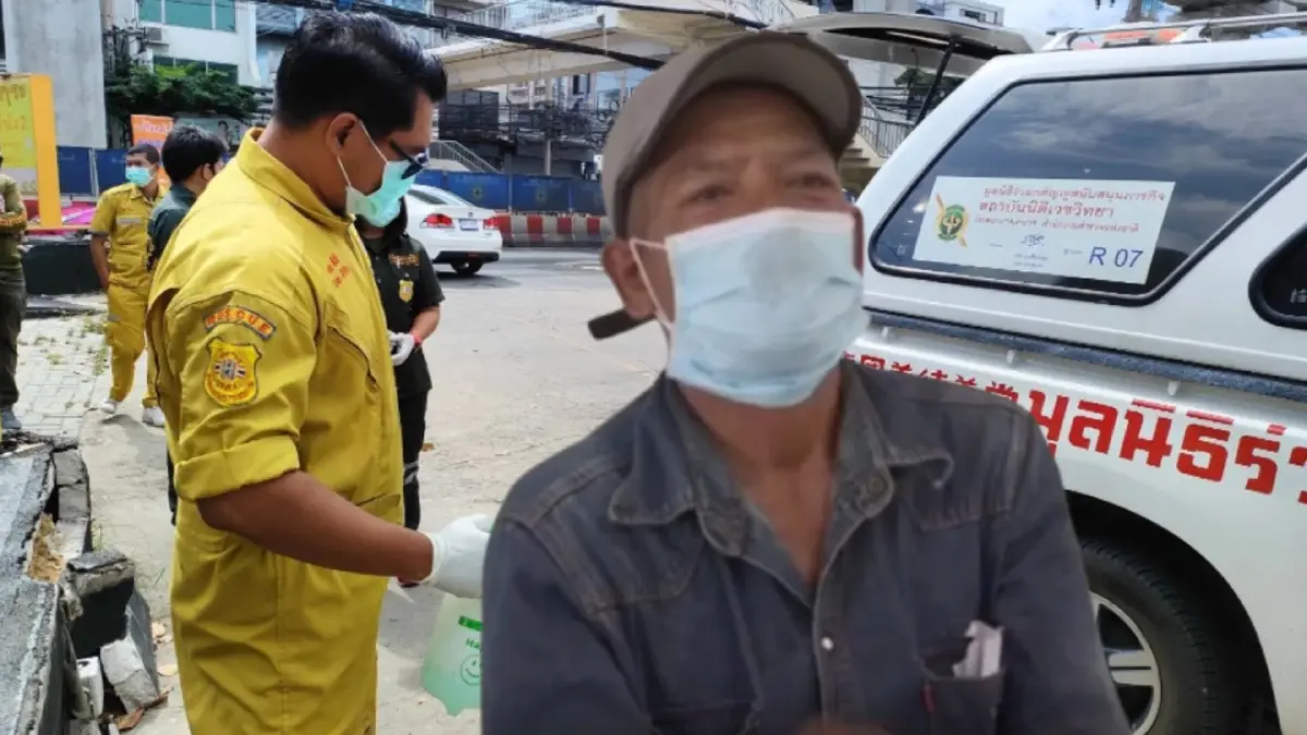 “ลุงโสภัณฑ์” ชื่นใจสังคมช่วย เผยเมียถูกตะขาบกัดจนพิการ ก่อนตายบนวีลแชร์ “ลุงโสภัณฑ์” ชื่นใจสังคมช่วย เผยเมียถูกตะขาบกัดจนพิการ ก่อนตายบนวีลแชร์