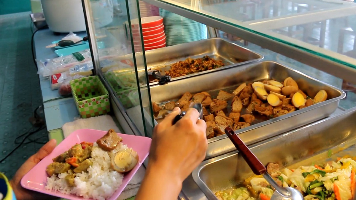 ร้านข้าวแกงโอด ‘น้ำมันแพง-น้ำท่วม‘ ดันต้นทุนพุ่ง