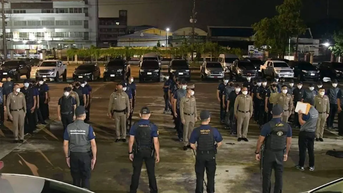 ยุทธการ "หนุมานปราบพาลเมืองคอน" ค้นบ้านผู้มีอิทธิพล 9 อำเภอ ยึดอาวุธเพียบ ยุทธการ "หนุมานปราบพาลเมืองคอน" ค้นบ้านผู้มีอิทธิพล 9 อำเภอ ยึดอาวุธเพียบ
