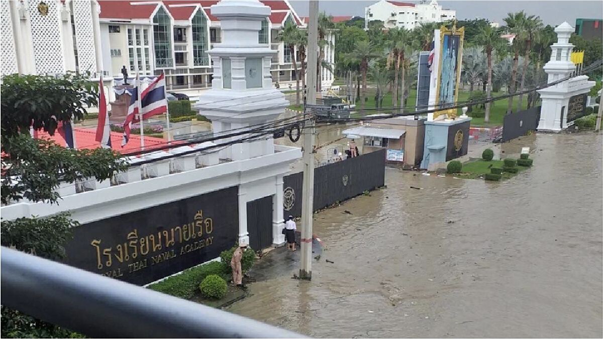 น้ำทะเลหนุนสูงทะลักเข้าท่วมถนน-ตลาดและวัดย่านปากน้ำ