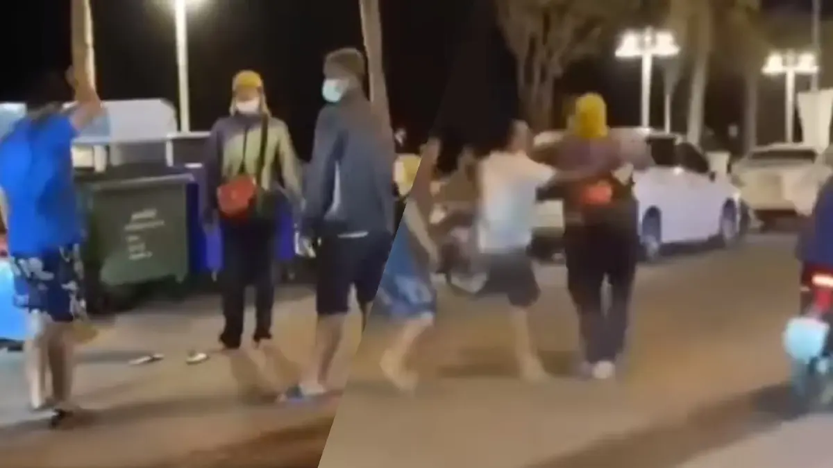คุ้มมั้ย! รุมประชาทัณฑ์ "หนุ่มหัวขโมย" ทำเนียนลักโทรศัพท์มือถือ คุ้มมั้ย! รุมประชาทัณฑ์ "หนุ่มหัวขโมย" ทำเนียนลักโทรศัพท์มือถือ