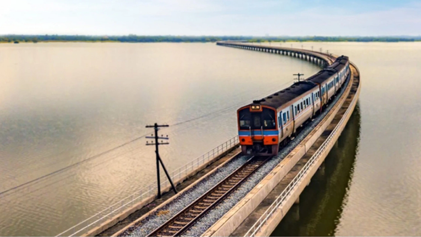 เปิดตารางทัวร์ “รถไฟลอยน้ำ” เขื่อนป่าสักชลสิทธิ์ เที่ยวแรก  26 พ.ย. นี้