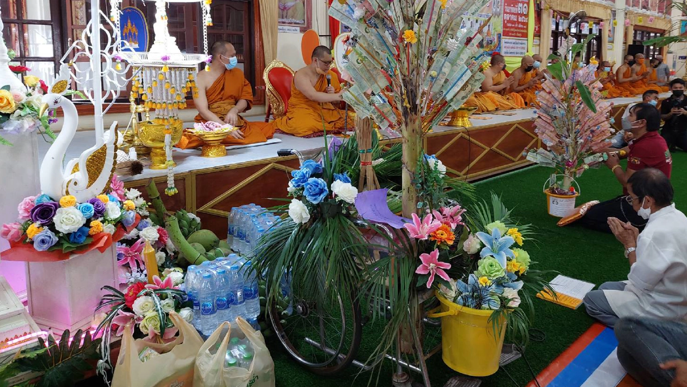 กฐินยุคโควิดวีลแชร์ใส่ต้นกฐิน หวังพระอาพาธใช้ประโยชน์ กฐินยุคโควิดวีลแชร์ใส่ต้นกฐิน หวังพระอาพาธใช้ประโยชน์