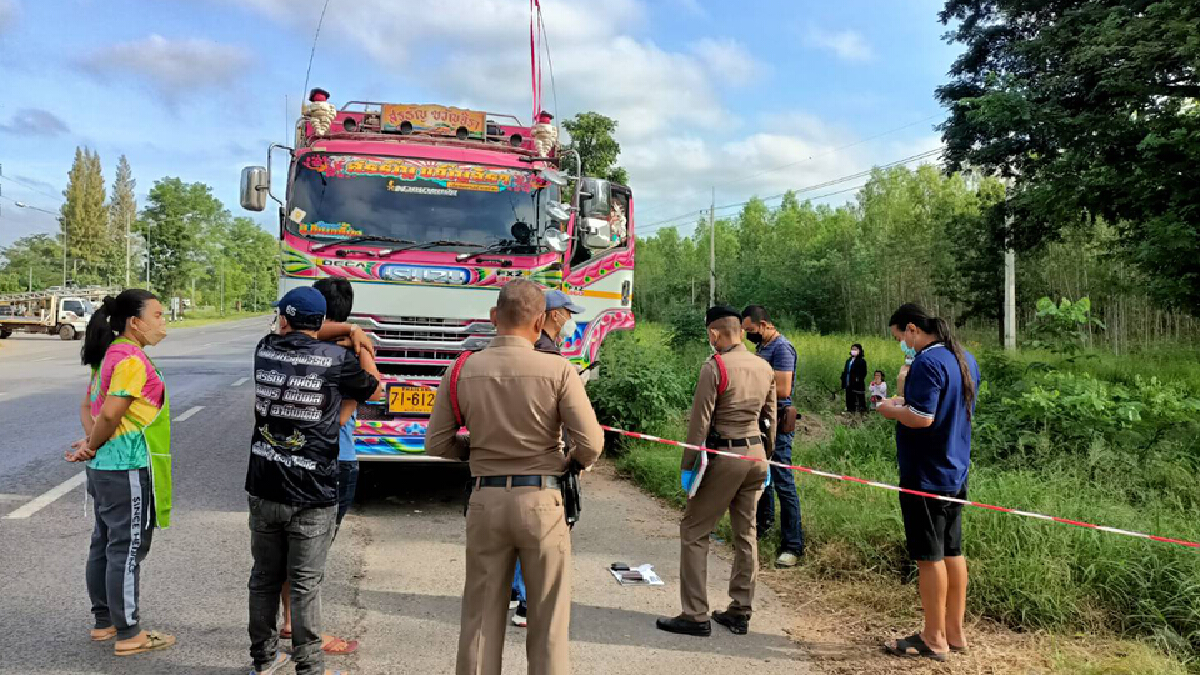 สลดหนุ่มผูกคอตายคารถบรรทุกริมถนน คาดเกิดจากภาระหนี้สิน สลดหนุ่มผูกคอตายคารถบรรทุกริมถนน คาดเกิดจากภาระหนี้สิน