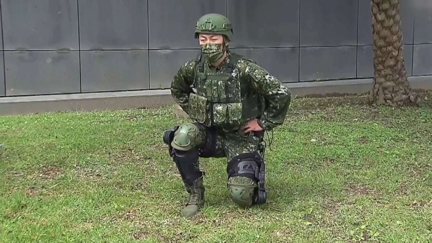 ไต้หวันเผยโฉมชุดเกราะ Iron man ของกองทัพ