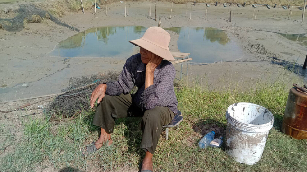ขาดทุนยับเกษตรกรทุกข์น้ำท่วมกระชัง ปลาไหลตามน้ำไม่เหลือสักตัว