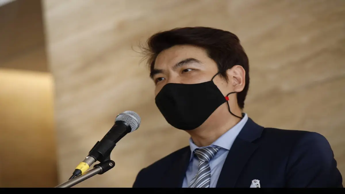 "ปิยบุตร"ตัดพ้อ เสียงข้างมาก ไม่เปิดประตูรับการแก้ไข รธน. "ปิยบุตร"ตัดพ้อ เสียงข้างมาก ไม่เปิดประตูรับการแก้ไข รธน.