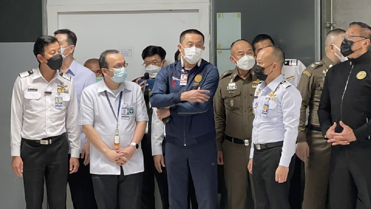 "ศักดิ์สยาม" พอใจเปิดประเทศวันแรก ขอ 7 วันปรับปรุงระบบคัดกรองผู้โดยสาร "ศักดิ์สยาม" พอใจเปิดประเทศวันแรก ขอ 7 วันปรับปรุงระบบคัดกรองผู้โดยสาร