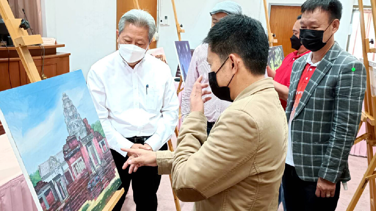 ขึ้นทะเบียนทรัพย์สินภาพวาดศิลป์ ถิ่นย่าโม ผลงานศิลปินชื่อดัง 72 ภาพ ขึ้นทะเบียนทรัพย์สินภาพวาดศิลป์ ถิ่นย่าโม ผลงานศิลปินชื่อดัง 72 ภาพ