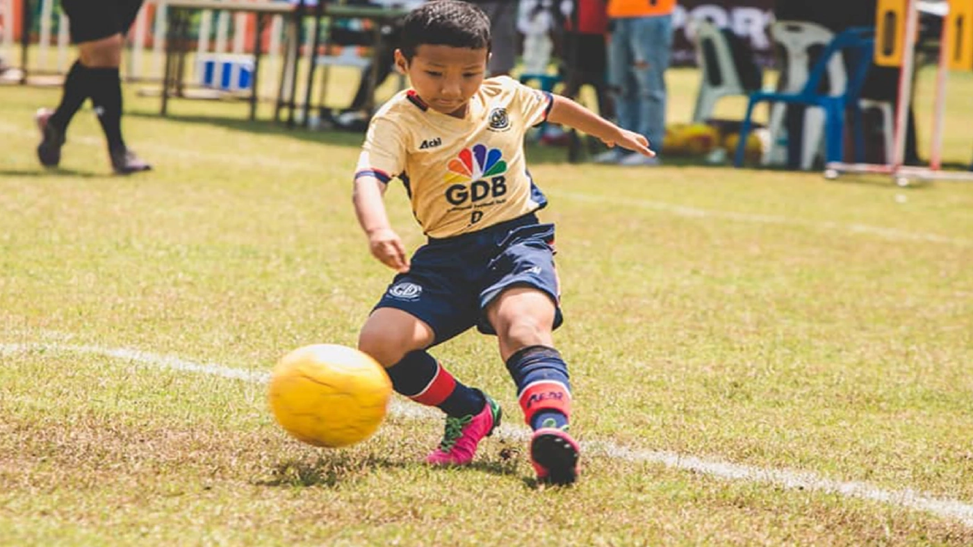 ‘โอโซน’ นร.เมืองเลย อนาคตอยากเป็นนักฟุตบอลอาชีพ ติดทีมชาติไทย