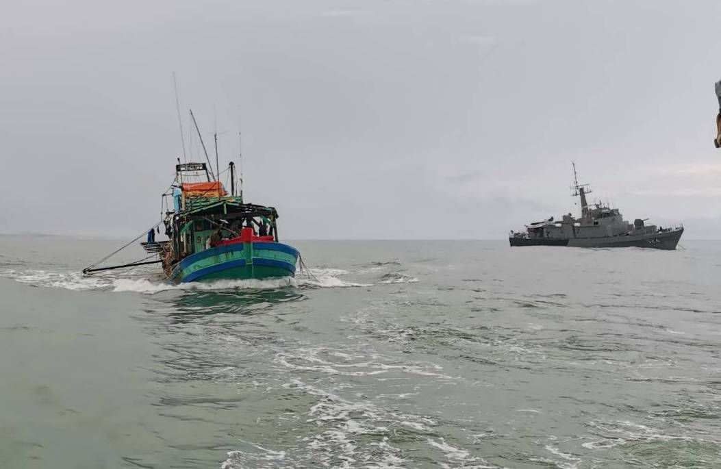 กองทัพเรือจับกุมเรือประมงเวียดนามรุกล้ำน่านน้ำที่นราธิวาส กองทัพเรือจับกุมเรือประมงเวียดนามรุกล้ำน่านน้ำที่นราธิวาส