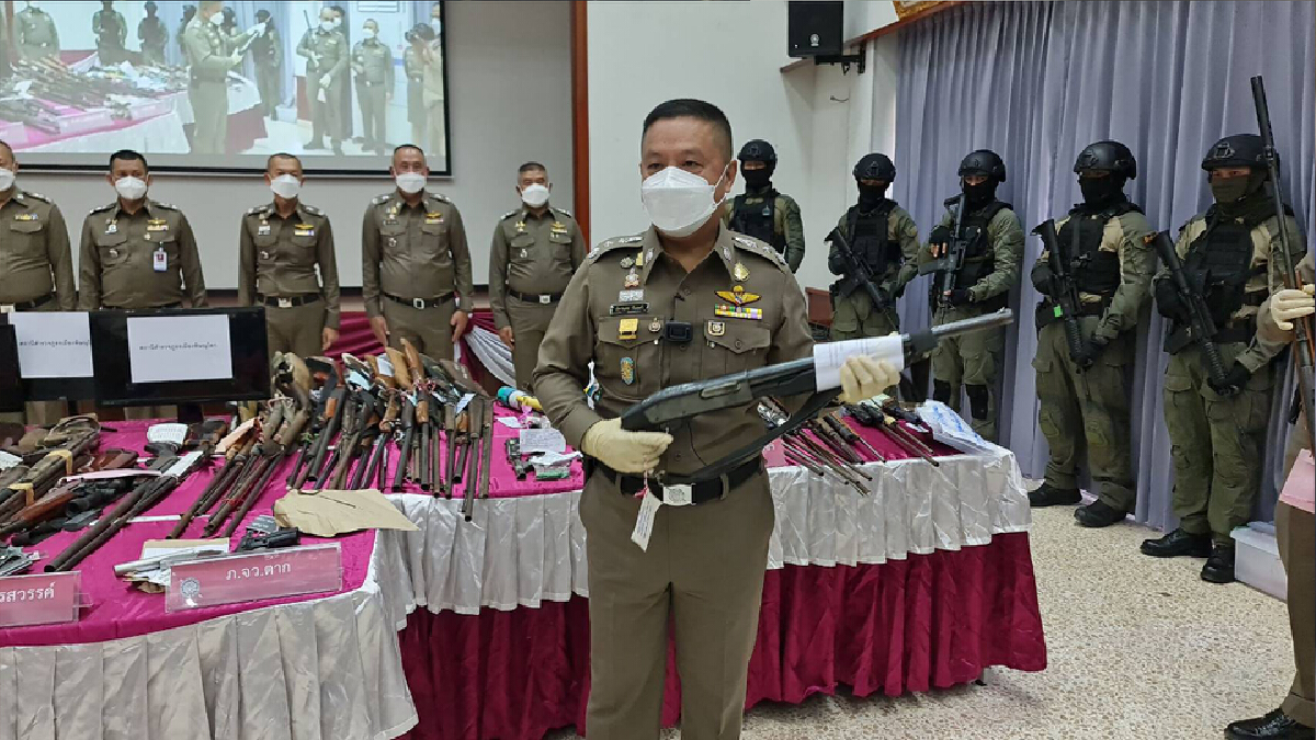 ผบช.ภ.6 แถลงผลงาน-ระดมกวาดล้างอาชญากรรม ผบช.ภ.6 แถลงผลงาน-ระดมกวาดล้างอาชญากรรม