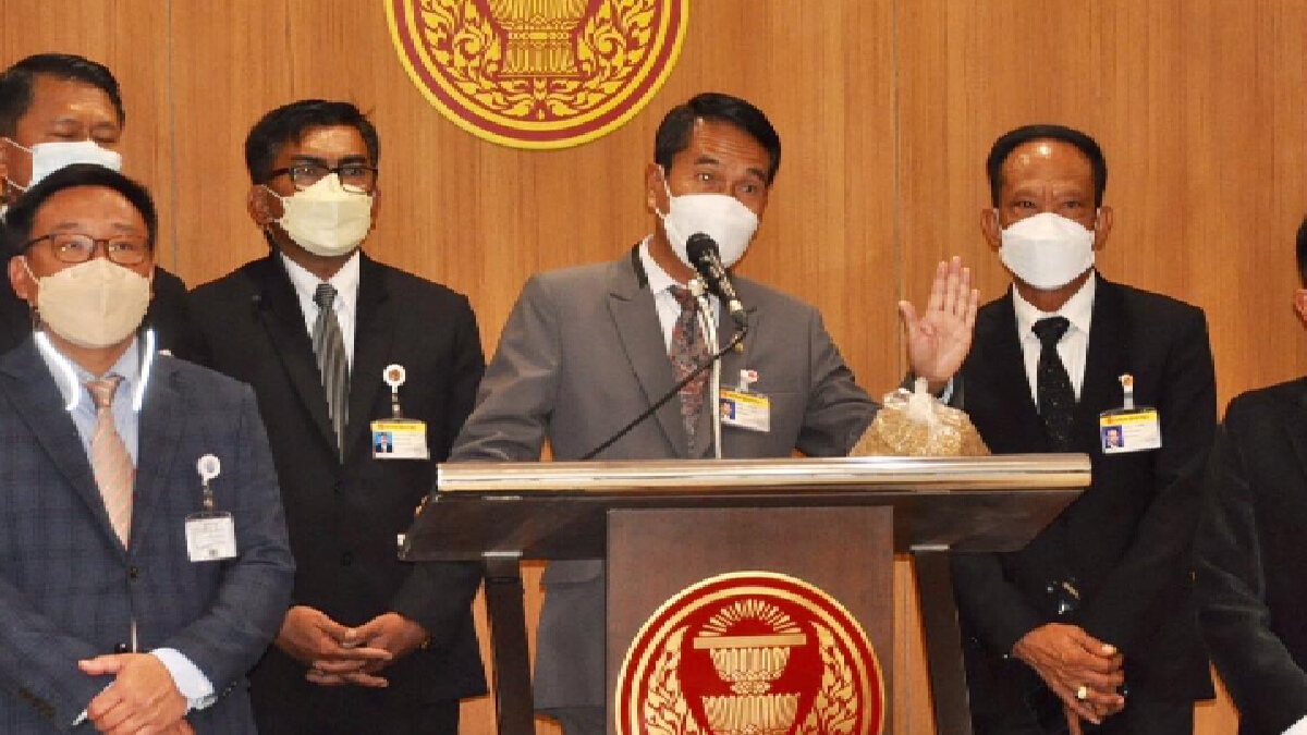 “ฝ่ายค้าน” เดือดซัด รมต. ไม่มาตอบกระทู้ จี้ พปชร. อย่าสร้างปัญหาให้ประเทศ “ฝ่ายค้าน” เดือดซัด รมต. ไม่มาตอบกระทู้ จี้ พปชร. อย่าสร้างปัญหาให้ประเทศ