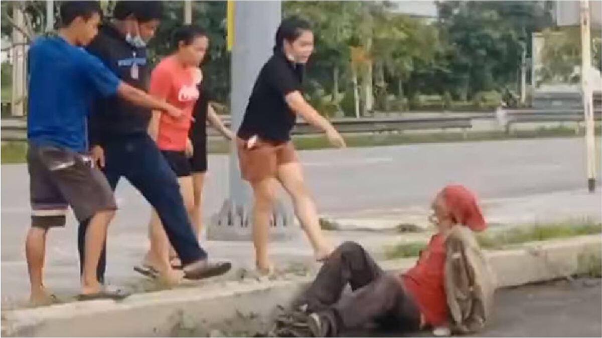 ภัยสังคม! ชาวบ้านรุมยำหนุ่มเมากาวปีนเข้าไปลวนลามหญิงสาวถึงในบ้าน 