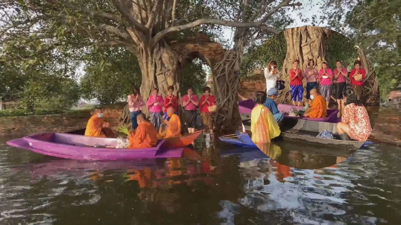 คึกคัก นนท.แห้ใส่บาตรประตูกาลเวลา แม้น้ำท่วม สร้างรายได้กว่า 2 พันบาทต่อวัน คึกคัก นนท.แห้ใส่บาตรประตูกาลเวลา แม้น้ำท่วม สร้างรายได้กว่า 2 พันบาทต่อวัน