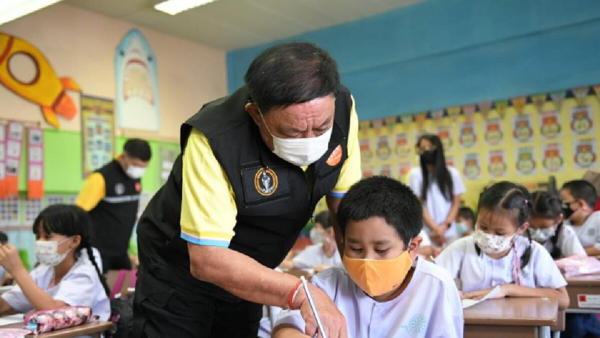 กทม. เตรียมแผนฉุกเฉินรับ "เปิดเทอม" พรุ่งนี้ กทม. เตรียมแผนฉุกเฉินรับ "เปิดเทอม" พรุ่งนี้