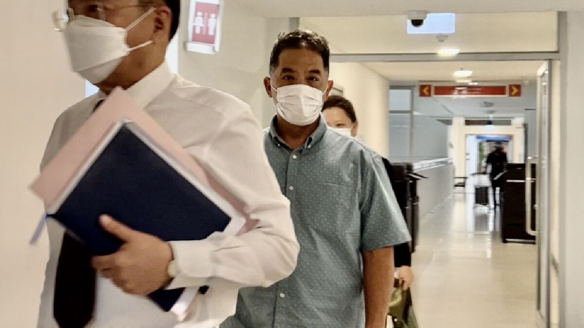 "ฮาร์ท สุทธิพงศ์" โผล่พบตำรวจ ปอท.รับทราบข้อหาโพสต์หมิ่นสถาบัน