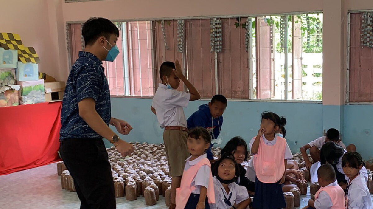 สุดเศร้า ครู 1 คน รับผิดชอบสอนทุกวิชา พร้อมควบตำแหน่งช่วยงานบริหาร