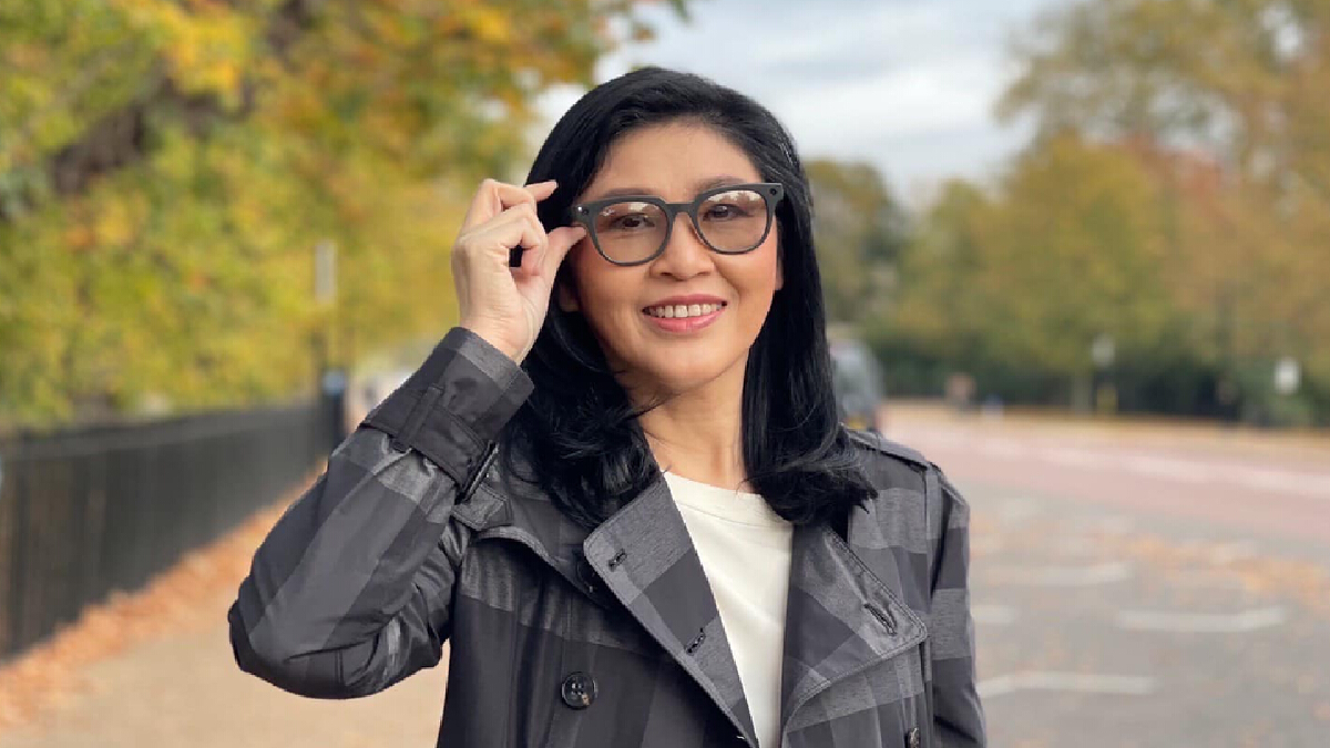 “ยิ่งลักษณ์” เกาะกระแส “เมตาเวิร์ส” โพสต์อวดแว่นอัจฉริยะสุดล้ำ “ยิ่งลักษณ์” เกาะกระแส “เมตาเวิร์ส” โพสต์อวดแว่นอัจฉริยะสุดล้ำ