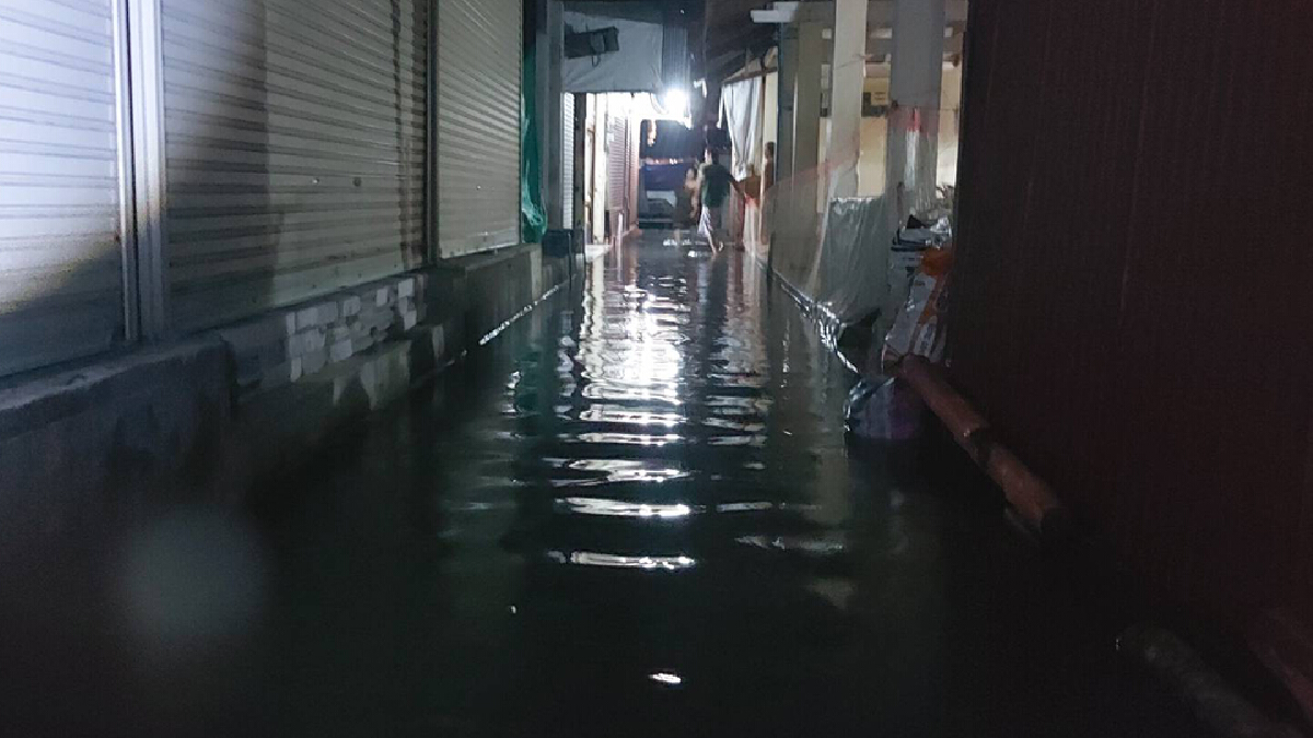 น้ำท่วมเกาะปันหยีเหตุน้ำทะเลหนุนสูงสุดในรอบปี น้ำท่วมเกาะปันหยีเหตุน้ำทะเลหนุนสูงสุดในรอบปี