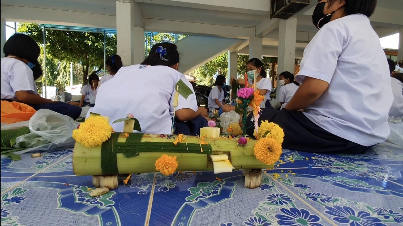 กระทงเรือดำน้ำ ไอเดียสร้างสรรค์เด็กโคราช