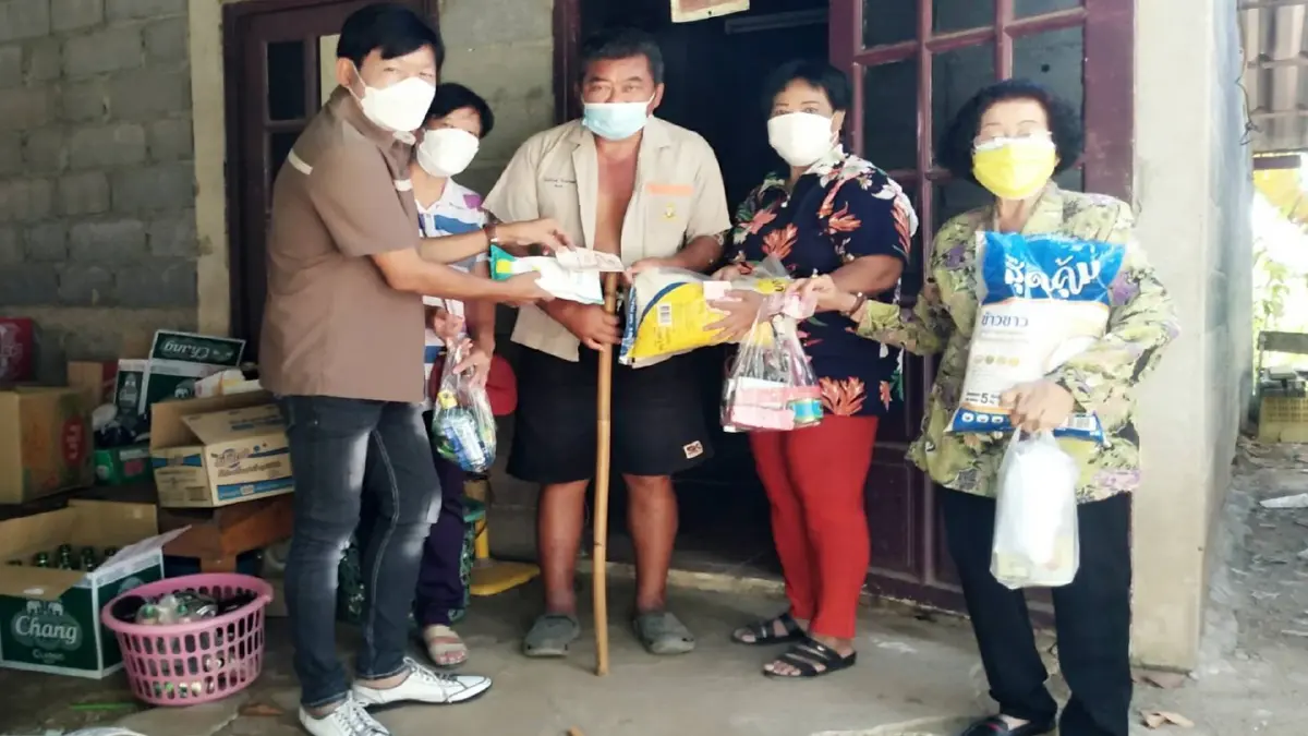 ระดมเงินบริจาค พร้อมมอบเงินและสิ่งของช่วยเหลือผู้ยากไร้ ป่วยเมียทิ้ง