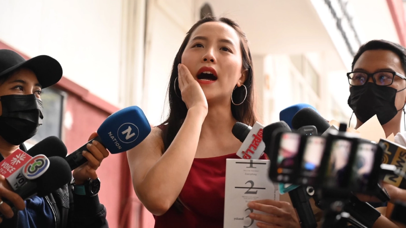 "ไอซ์-รักชนก" ให้ปากคำเพิ่มกรณีถูก "ต้อม-ยุทธเลิศ" ทำร้าย "ไอซ์-รักชนก" ให้ปากคำเพิ่มกรณีถูก "ต้อม-ยุทธเลิศ" ทำร้าย