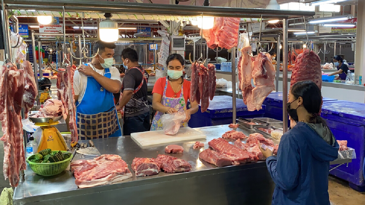 เขียงหมูโคราชพาเหรดขึ้นราคาหลังภัยน้ำท่วมและน้ำมันขึ้นราคา เขียงหมูโคราชพาเหรดขึ้นราคาหลังภัยน้ำท่วมและน้ำมันขึ้นราคา