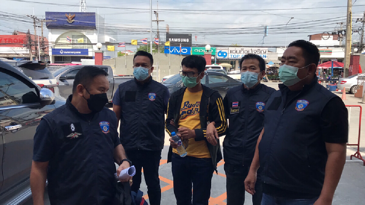 สืบสวนภาค 2 โชว์ผลงาน รวบคนร้ายชิงเงินธนาคารกรุงเทพ สาขาบ้านเก่า สืบสวนภาค 2 โชว์ผลงาน รวบคนร้ายชิงเงินธนาคารกรุงเทพ สาขาบ้านเก่า