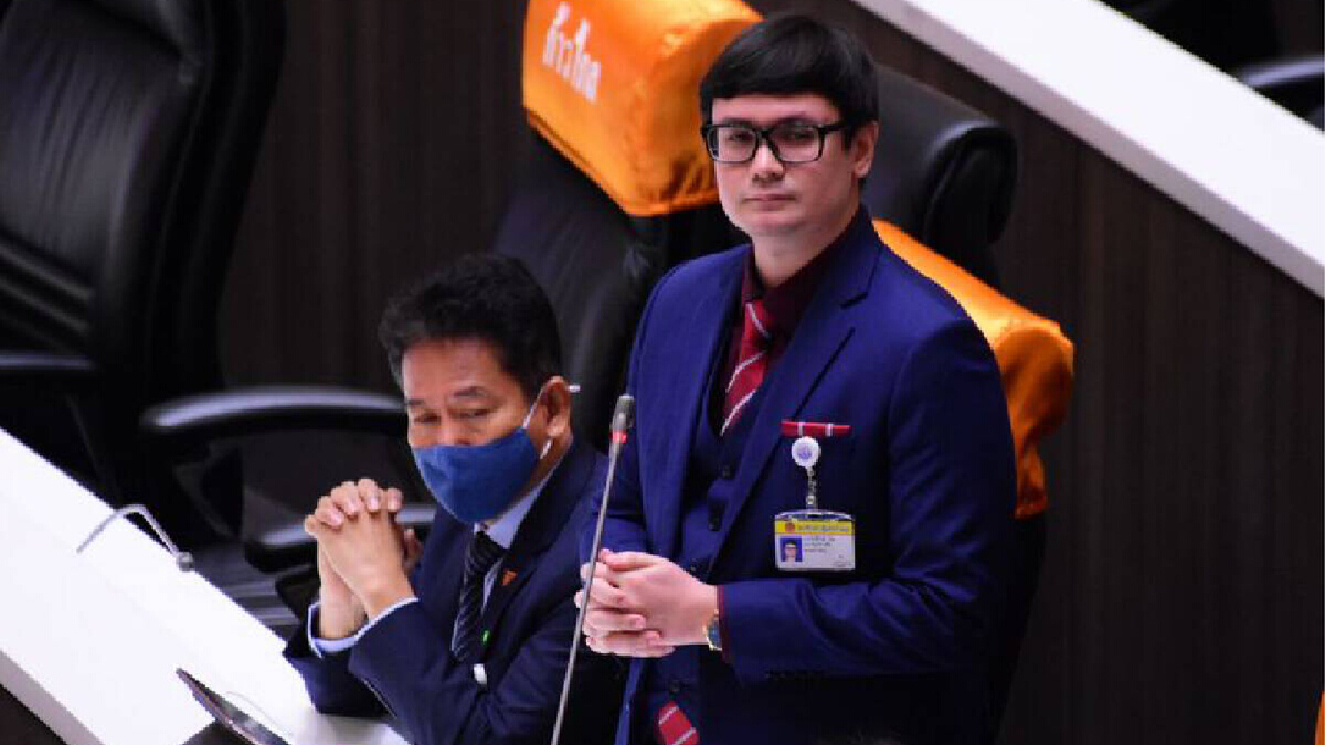 "รังสิมันต์ โรม"โพสต์พรรคก้าวไกลถูกฟ้อง เรียก100 ล้าน "รังสิมันต์ โรม"โพสต์พรรคก้าวไกลถูกฟ้อง เรียก100 ล้าน