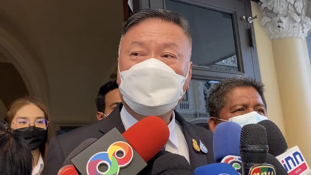 "นิโรธ"เผยบ่ายนี้ถกวิปรัฐบาล หารือจัดทำกม.ลูก "นิโรธ"เผยบ่ายนี้ถกวิปรัฐบาล หารือจัดทำกม.ลูก