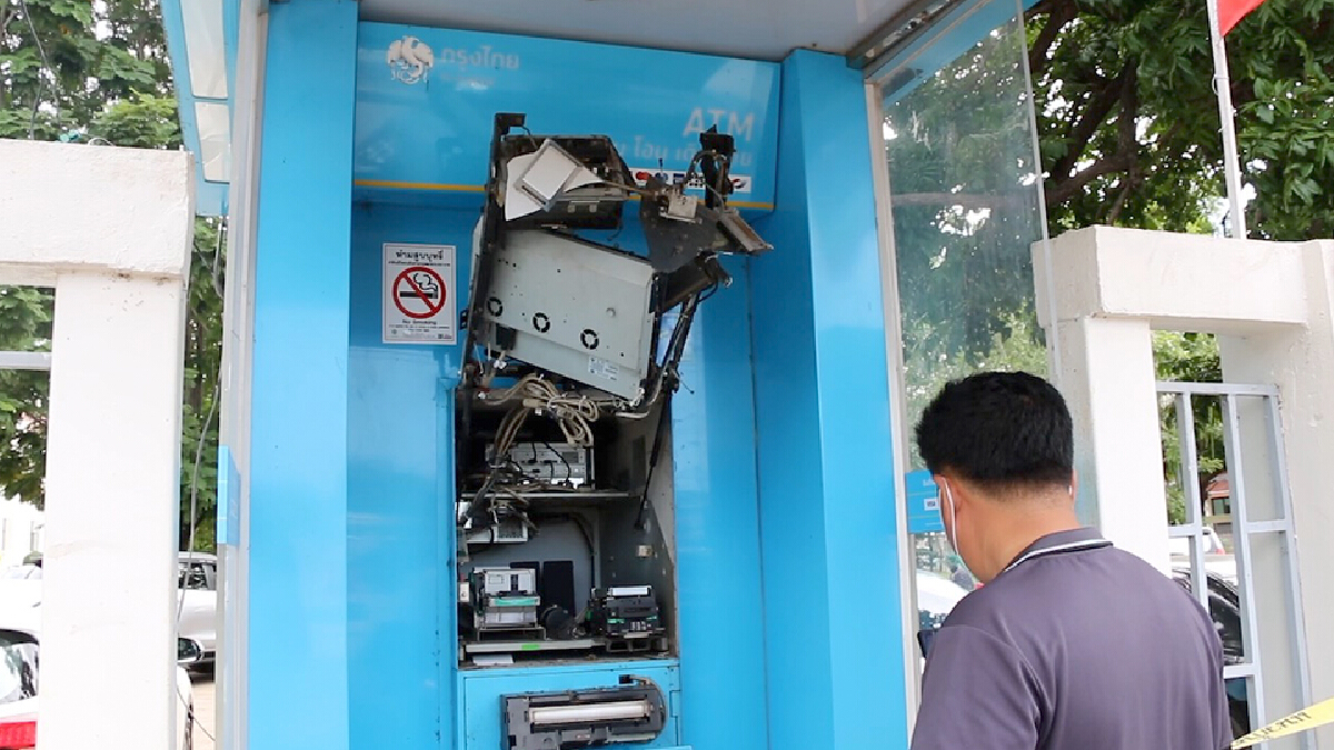 รอผลตรวจข้อมูลตู้ ATM มัดตัวคนร้ายทุบตู้ ATM กรุงไทย