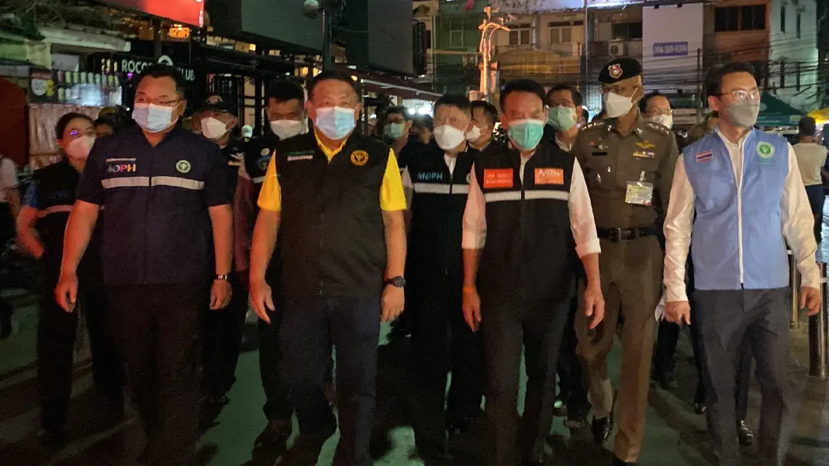ปลัดสธ. ดอดลงถนนข้าวสาร พบ ผู้ประกอบการให้ความร่วมมือดี หวั่น ลอยกระทงแออัด