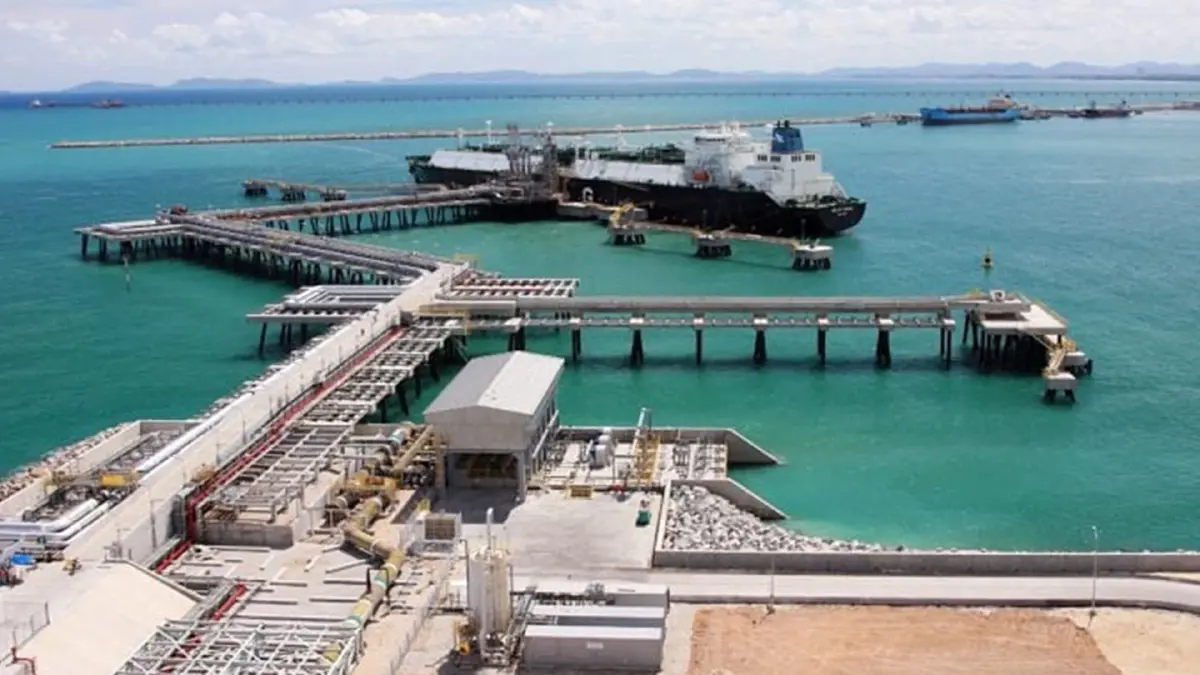 เร่ง กฟผ.-ปตท.ทำสัญญาระยะกลางแทนการซื้อ Spot LNG ราคาแพง หวังให้ทันใช้ปี 65