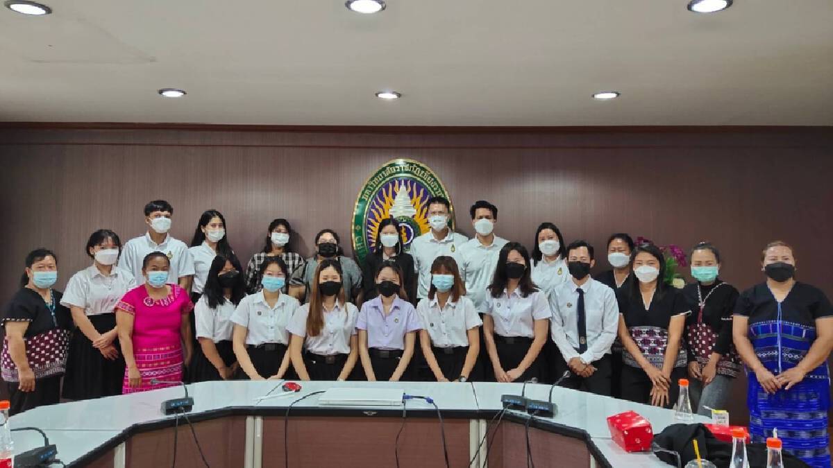 นักศึกษา ปนป.11 จับมือ ม.ราชภัฏเชียงราย พัฒนาผ้าทอ "ปกาเกอะญอ" นักศึกษา ปนป.11 จับมือ ม.ราชภัฏเชียงราย พัฒนาผ้าทอ "ปกาเกอะญอ"