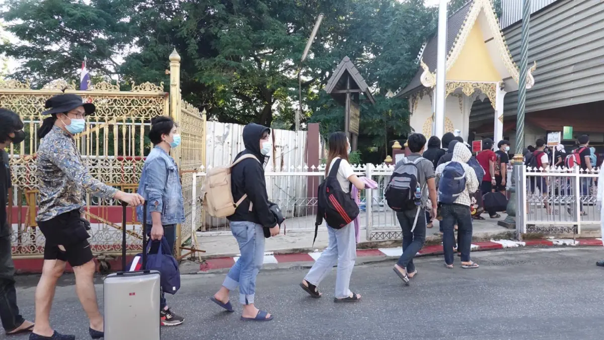"บิ๊กโจ๊ก" ลุยชายแดนสระแก้ว รับ 144 คนไทยถูกหลอกไปทำงานกัมพูชากลับประเทศ "บิ๊กโจ๊ก" ลุยชายแดนสระแก้ว รับ 144 คนไทยถูกหลอกไปทำงานกัมพูชากลับประเทศ