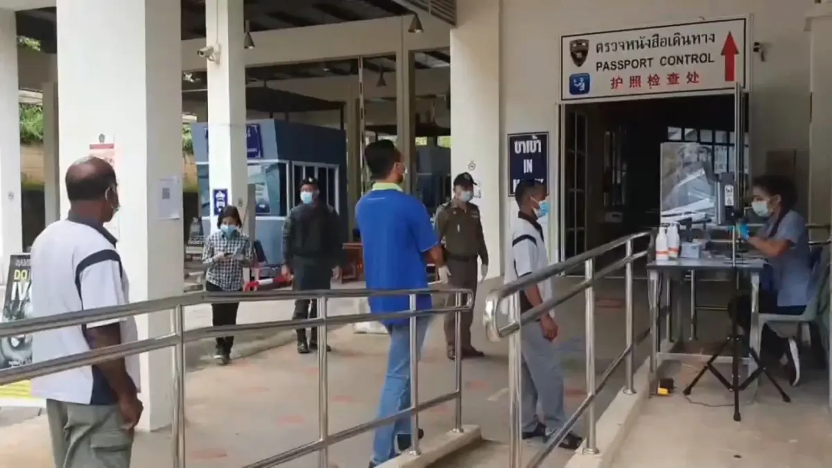 ผู้ว่าฯ สั่งคุมเข้มด่านเบตง สกัด "โอมิครอน" ผู้ว่าฯ สั่งคุมเข้มด่านเบตง สกัด "โอมิครอน"