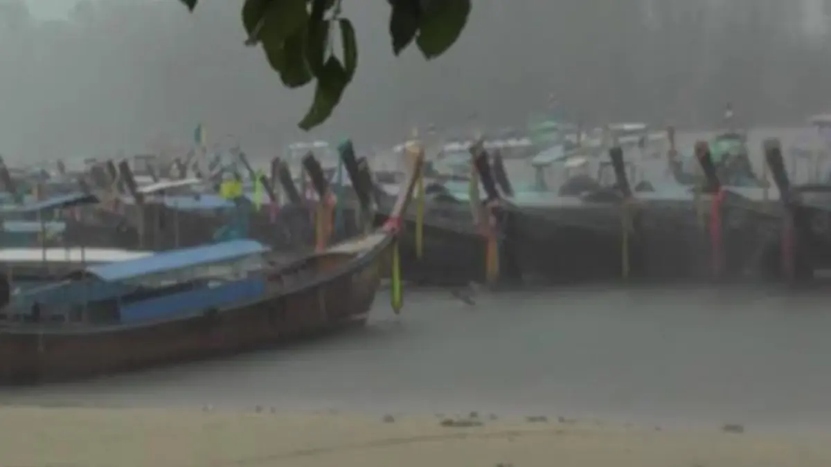 สภาพอากาศวันนี้ อุตุฯ เผย ภาคใต้ตอนล่างฝนตกหนัก เรือเล็กควรงดออกจากฝั่ง