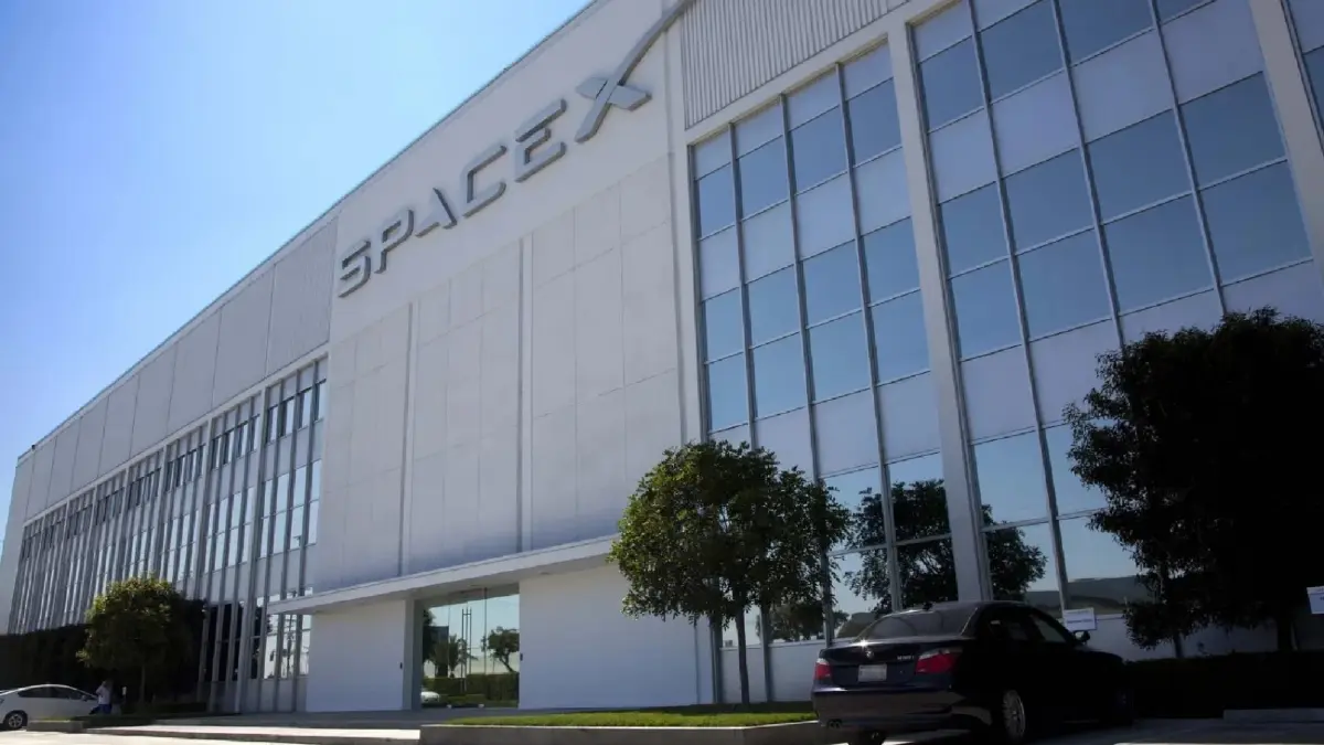 พนักงาน SpaceX ของ "อีลอน มัสก์" ติดโควิดกว่า 130 คน พนักงาน SpaceX ของ "อีลอน มัสก์" ติดโควิดกว่า 130 คน