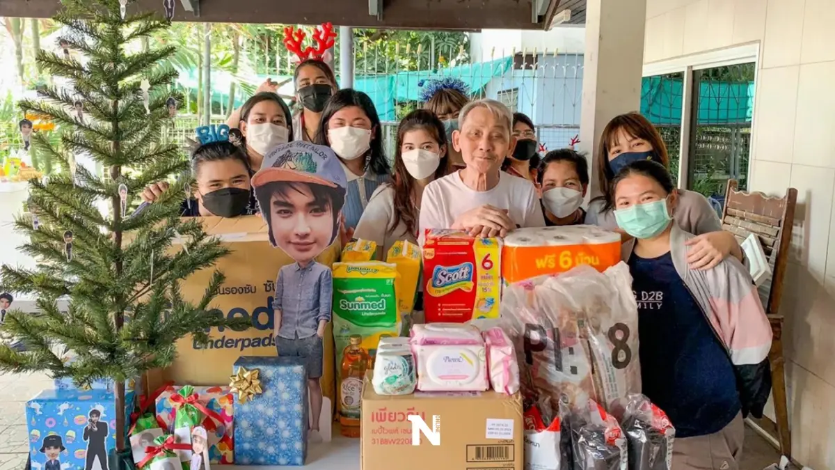 ซึ้งใจชาวเน็ต แฟนคลับ "บิ๊ก ดีทูบี" ดูแลครอบครัวแทน แม้ลูกชายจากไปแล้ว 14 ปี ซึ้งใจชาวเน็ต แฟนคลับ "บิ๊ก ดีทูบี" ดูแลครอบครัวแทน แม้ลูกชายจากไปแล้ว 14 ปี