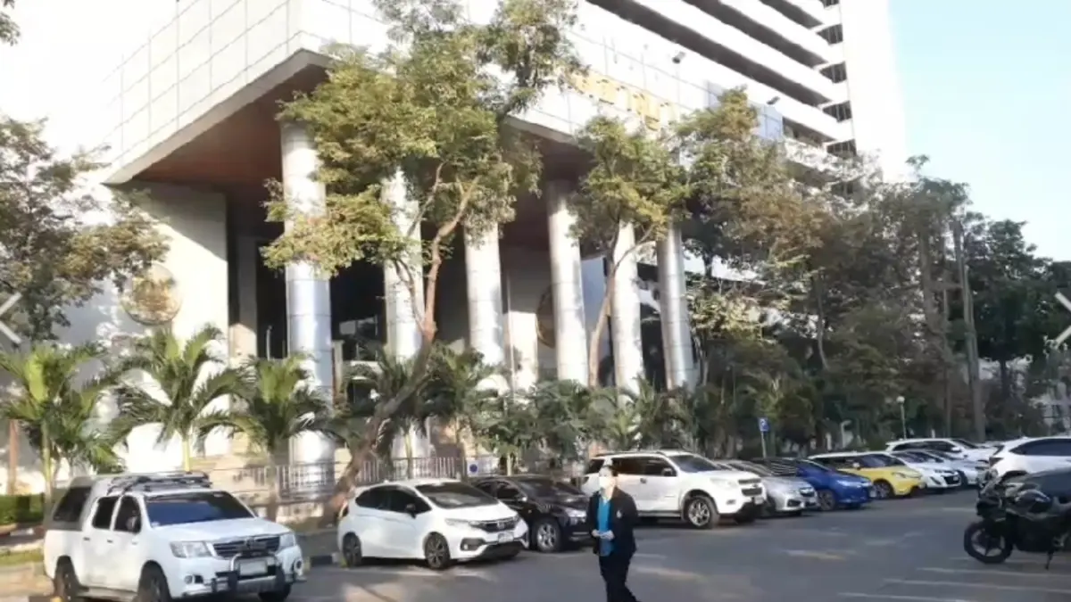 "เพนกวิน-ไผ่-ไมค์-อานนท์" ลุ้นศาลให้ประกันวันนี้ ทนายวอนเห็นแก่เสรีภาพ "เพนกวิน-ไผ่-ไมค์-อานนท์" ลุ้นศาลให้ประกันวันนี้ ทนายวอนเห็นแก่เสรีภาพ
