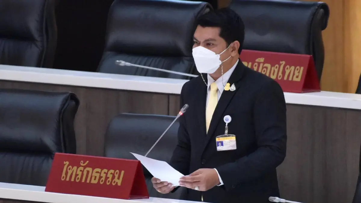 "ส.ส.พีระวิทย์" จี้ รมว.คมนาคม เร่งแก้ไขปัญหาถนนเป็นหลุม-ไฟสว่างไม่พอ "ส.ส.พีระวิทย์" จี้ รมว.คมนาคม เร่งแก้ไขปัญหาถนนเป็นหลุม-ไฟสว่างไม่พอ