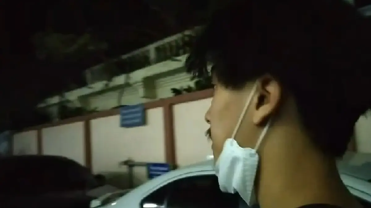 หนุ่มควงแฟนบุกถึงบ้าน หลังโอนเงินซื้อของแล้วไม่ส่งของ ตร.ยิงปืนระงับเหตุ