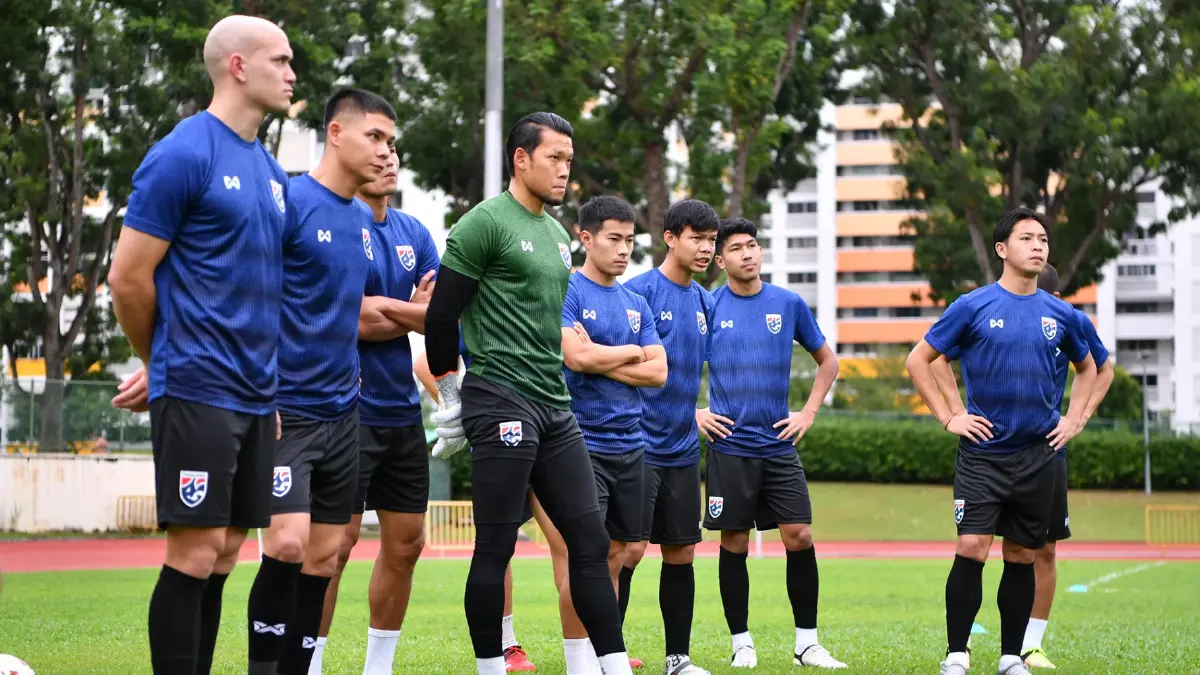 ช้างศึก​ซ้อมครั้งแรกที่สิงคโปร์ "ธนวัฒน์" ตื่นเต้นได้ร่วมงาน "อุ้ม-เจ-มุ้ย​"