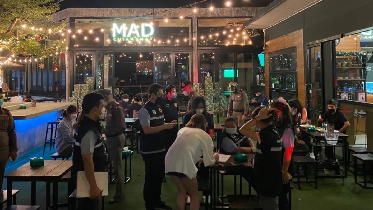 ศปก.เมืองเชียงใหม่ ออกตรวจร้านอาหาร ย้ำมาตรการคุมเข้มโควิด