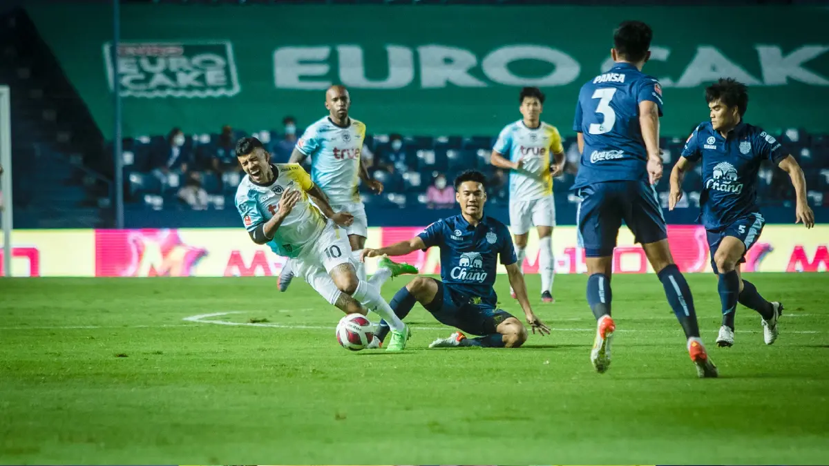บุรีรัมย์เฉือนแบงค็อก1-0 "สุภโชค"ซัดชัยท้ายเกม บุรีรัมย์เฉือนแบงค็อก1-0 "สุภโชค"ซัดชัยท้ายเกม