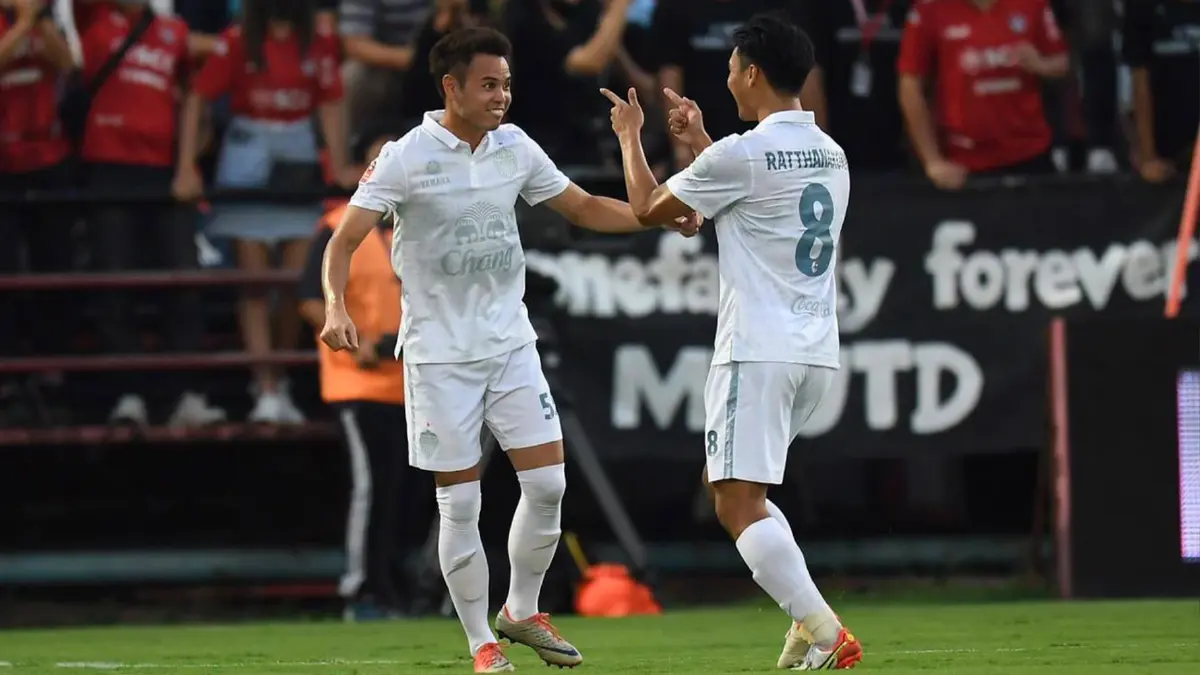 "รัตนากร"ซัดชัยต้นเกมพาบุรีรัมย์บุกเฉือนเมืองทอง1-0รั้งจ่าฝูงต่อ "รัตนากร"ซัดชัยต้นเกมพาบุรีรัมย์บุกเฉือนเมืองทอง1-0รั้งจ่าฝูงต่อ